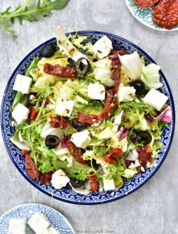 sałatka z suszonymi pomidorami, oliwkami i fetą sun-dried tomatoes, black olives and feta salad