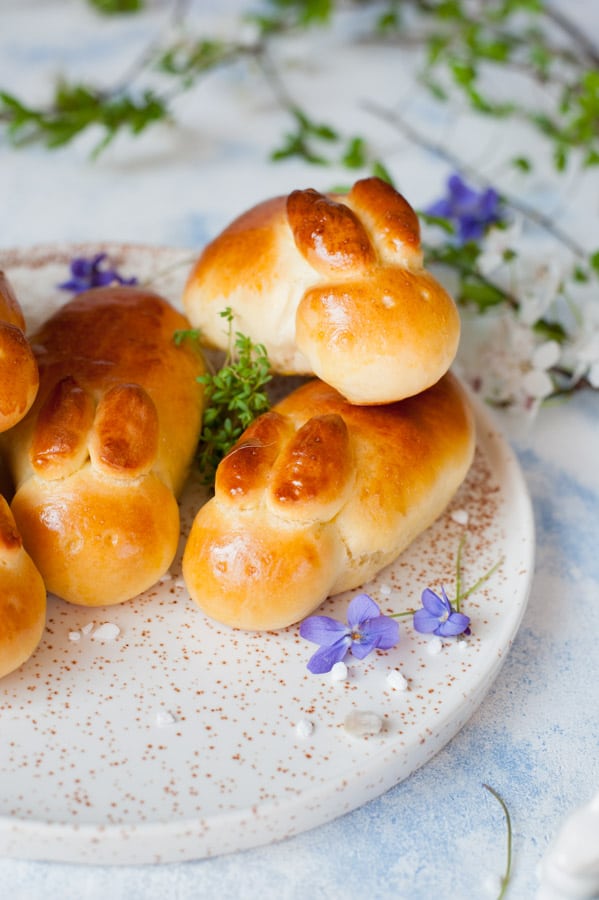 zbiliżenie na Bułeczki maślane wielkanocne zajączki