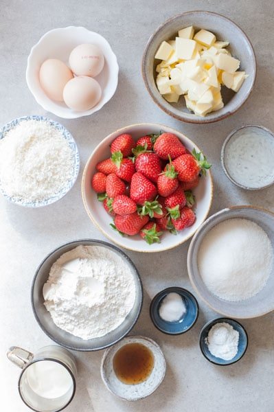 strawberry coconut cake ingredients