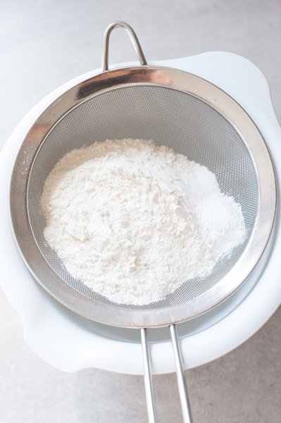 dry ingredients for coconut strawberry cake