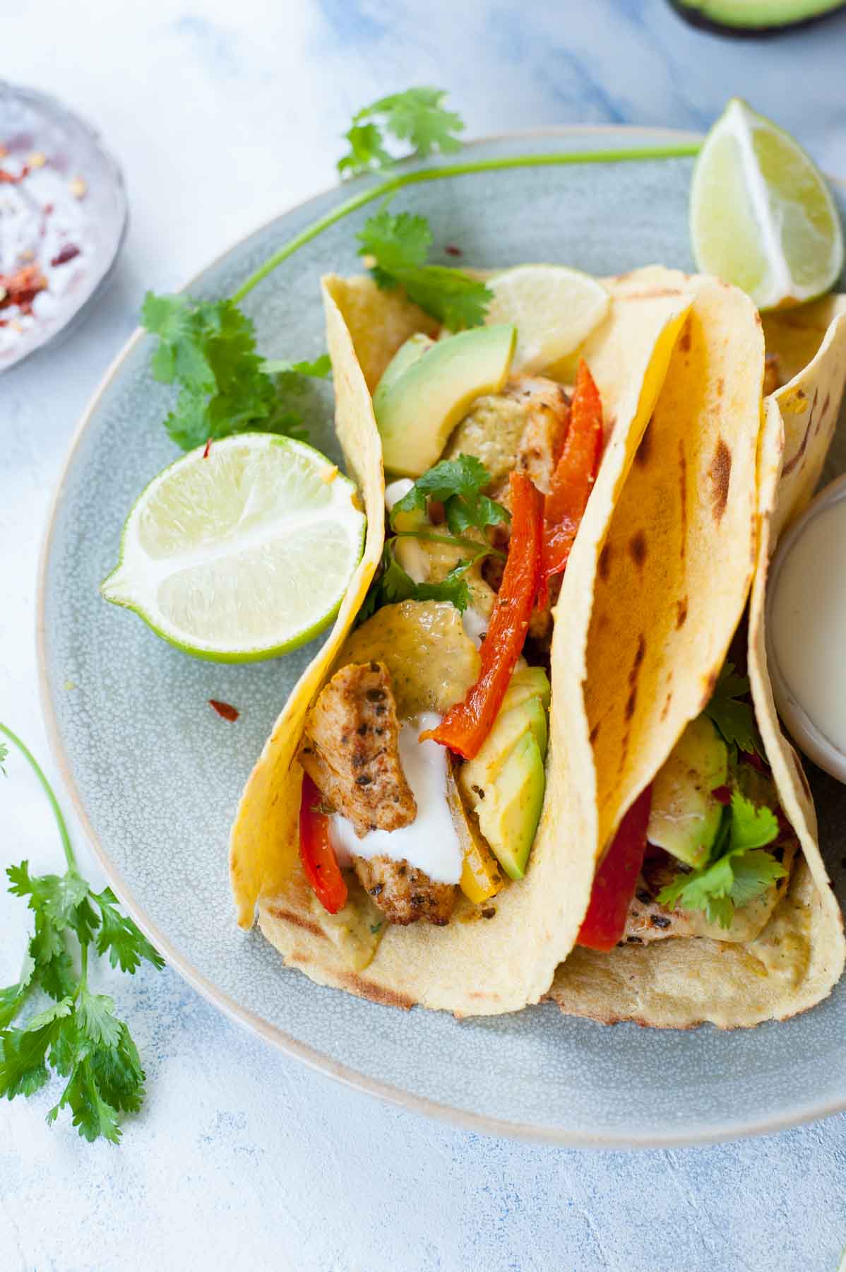 Pieczone Fajitas z kurczaka (kurczak po meksykańsku z papryką i cebulą)