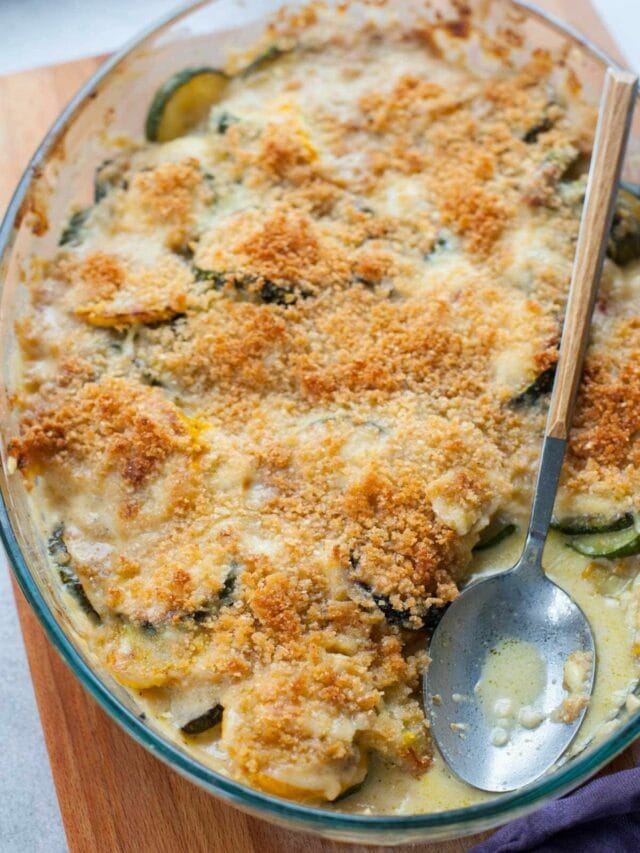 Zucchini gratin (cheesy scalloped zucchini)