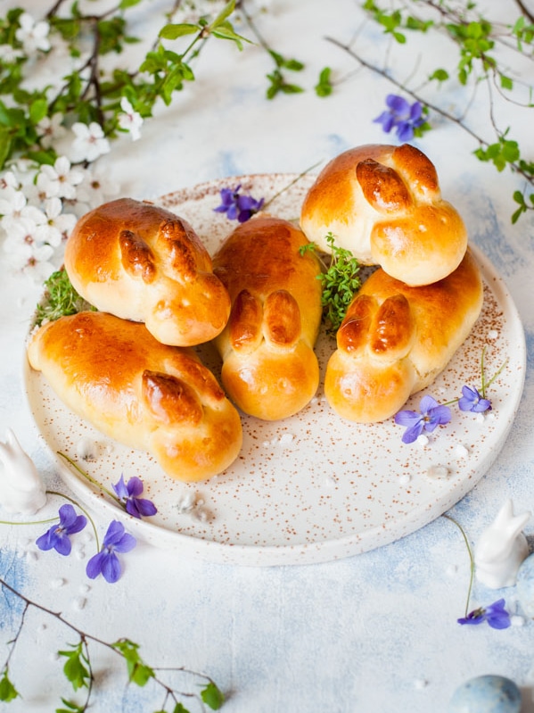 Easter bunny buns