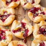 Cranberry brie bites pinnable image.